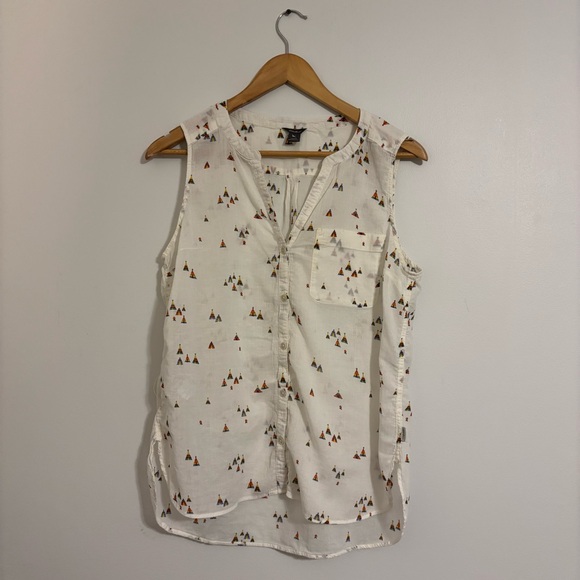 Eddie Bauer Tops - Eddie Bauer Teepee Print Button-Front Tank - Size Large